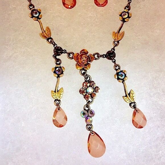 Necklace and earrings set  - Picture 1 of 3